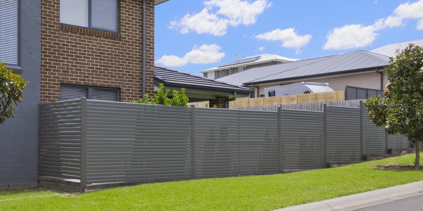 Loov-A-Slat aluminium slat fencing panel boundary