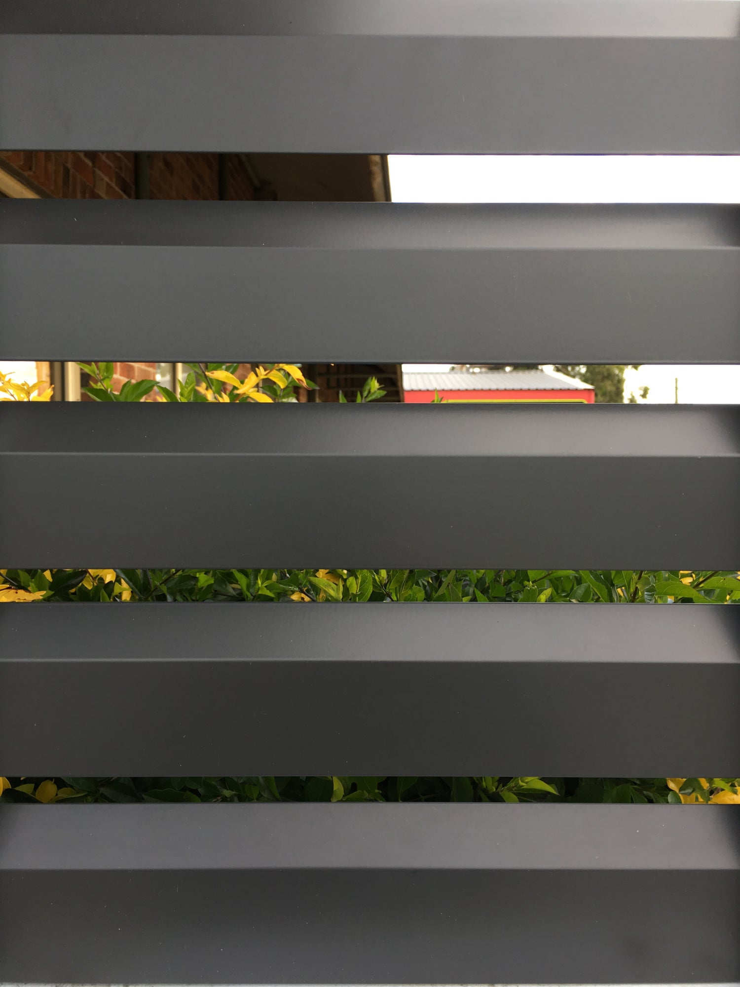 Loov-A-Slat aluminium slat fencing panel 15mm gap